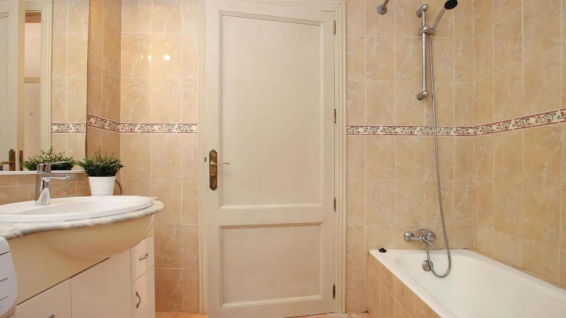 Wunderschoene Villa Mit Herrlichem Meerblick Alcúdia Casa de Férias
