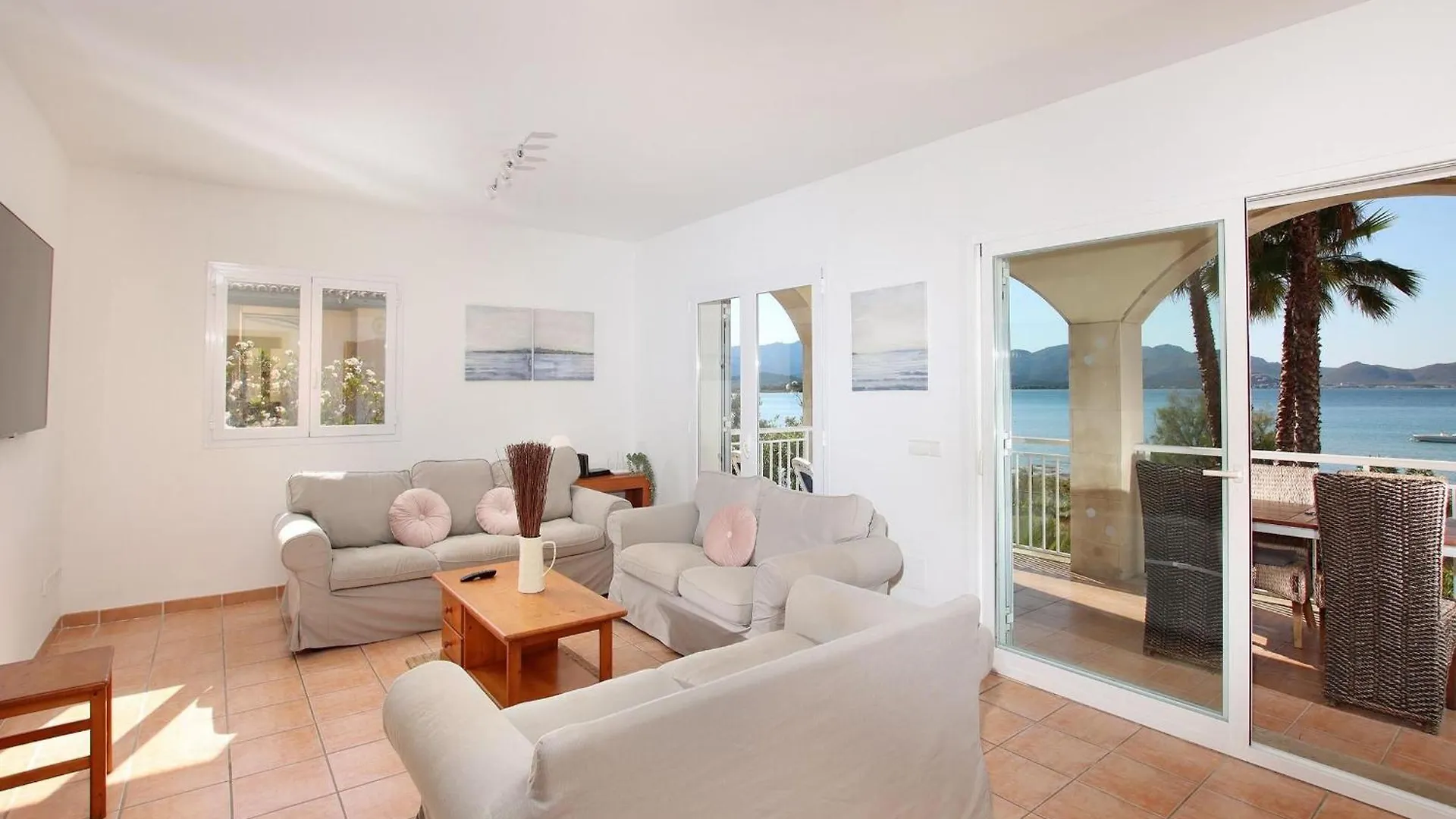 Wunderschoene Villa Mit Herrlichem Meerblick Alcudia  Spanien